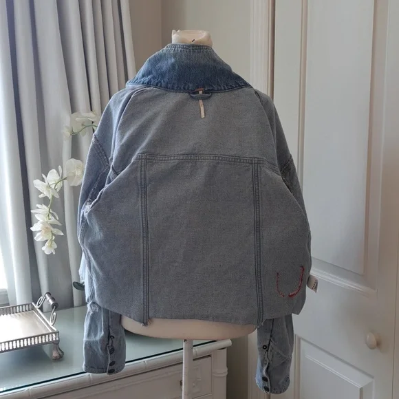FREE PEOPLE Womens Light Distressed‎ Wash Pleated Denim Jean Jacket Zipper SM - Picture 6 of 9